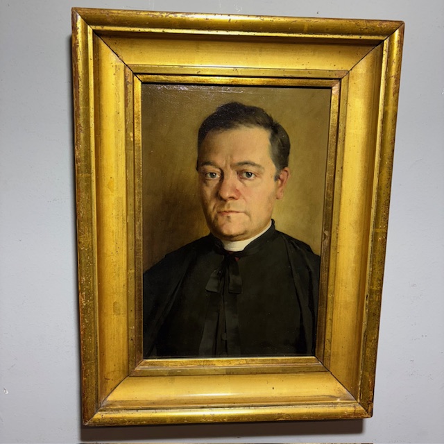 Antico dipinto olio su tela epoca XIX raffigurante prelato / personaggio un cornice dorata laccata dorata. Mis 60 x 45
