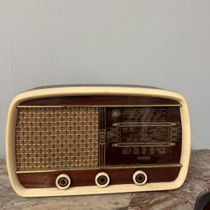 Antica radio a valvole, anni '50, 47x30x18cm Minerva