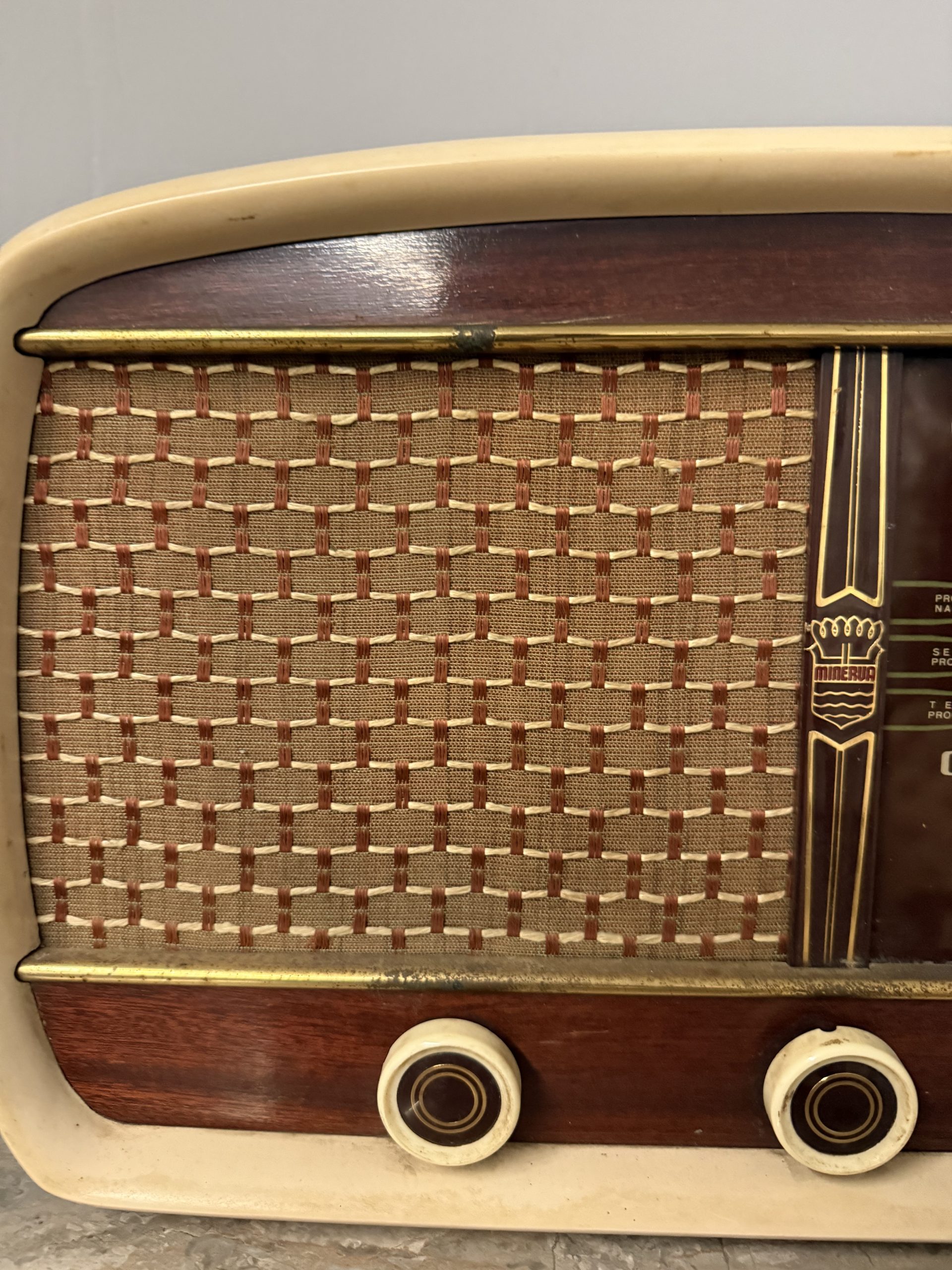 Antica radio a valvole, anni '50, 47x30x18cm Minerva - immagine 4