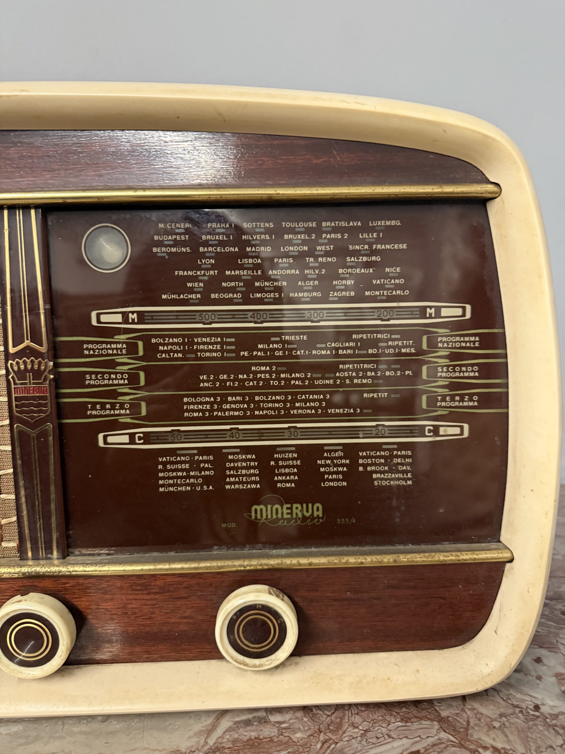 Antica radio a valvole, anni '50, 47x30x18cm Minerva - immagine 6