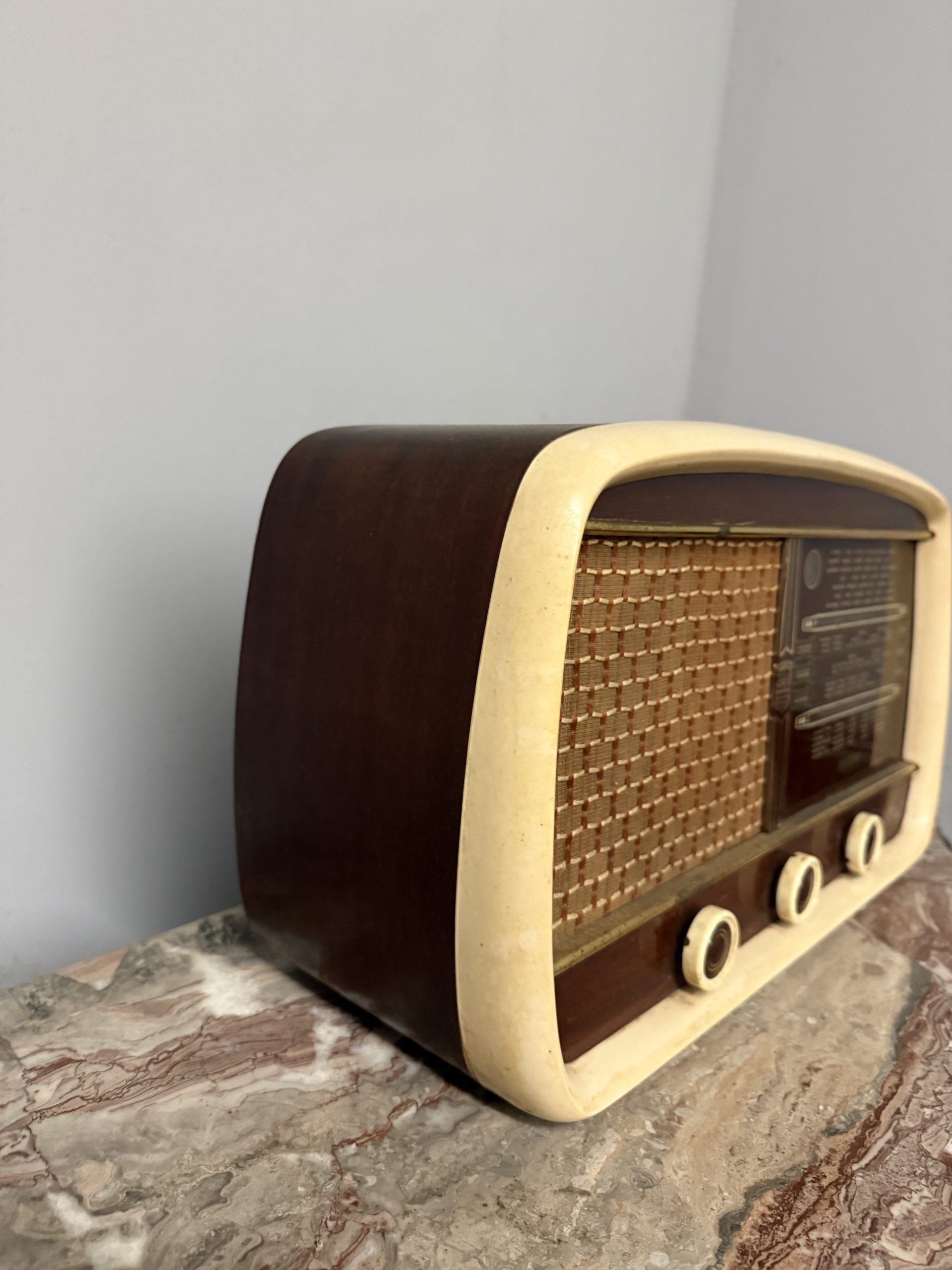 Antica radio a valvole, anni '50, 47x30x18cm Minerva - immagine 7