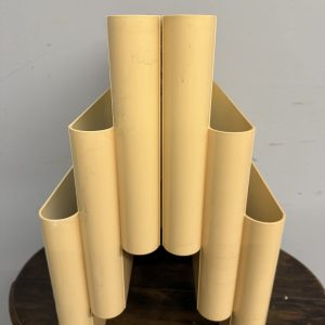 Portariviste Giotto Stoppino mod. 4676 in materiale plastico. KARTELL, anni '70