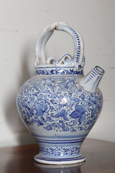 Antico Versatoio da farmacia in maiolica XVIII sec . Mis H 28 L 20