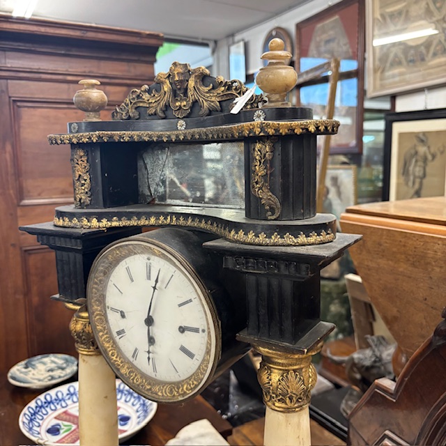 Antico orologio Impero primi 800 in legno laccato . colonne marmo .Mis : 36 x 15 . h 63 - immagine 5