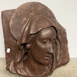 Alternative view of Antica scultura in terracotta brunita, volto Vergine, XX sec, 40x36x20cm