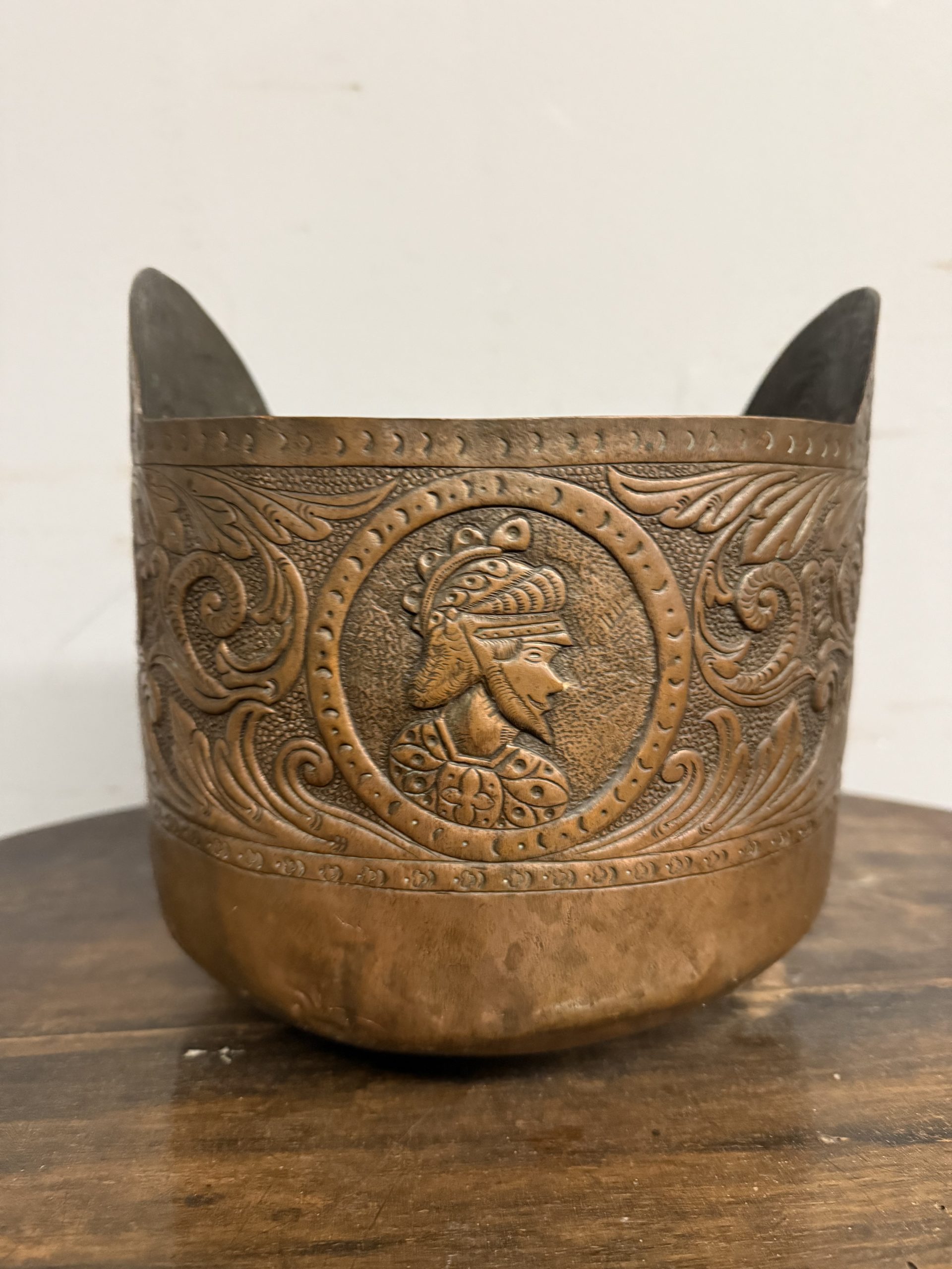 Antico cestello in rame sbalzato, Venezia XIX sec, con stemma del Doge 22x22cm - immagine 3