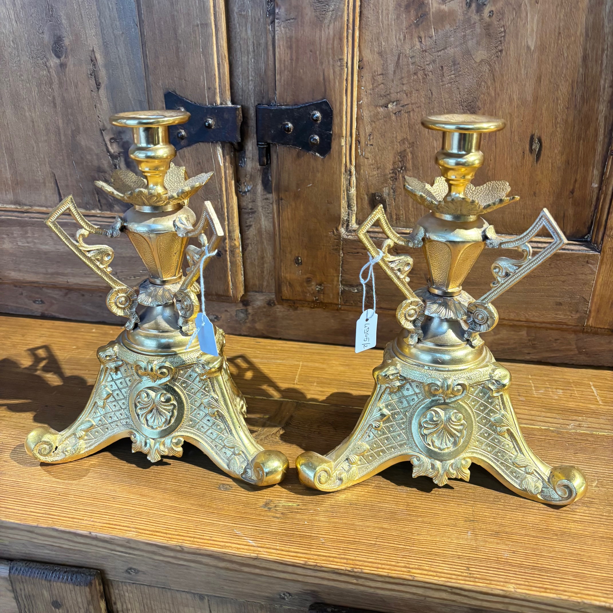 Antica coppia di candelabri oro Zechino L. Filippo epoca 1850 circa . MIS h 23 . Base cm 18 x cm 18