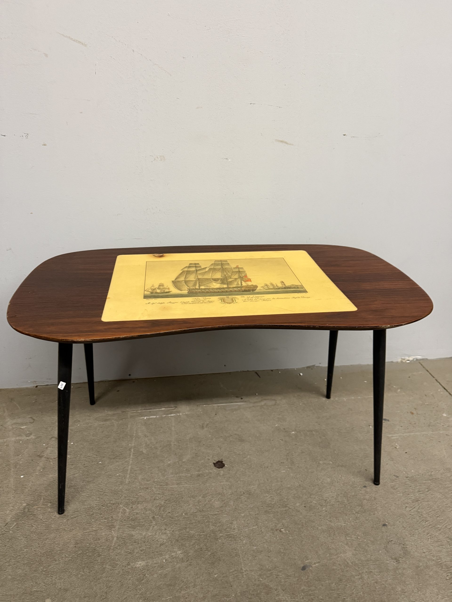 Coffee table mid century in noce a fagiolo, 41x41x79cm
