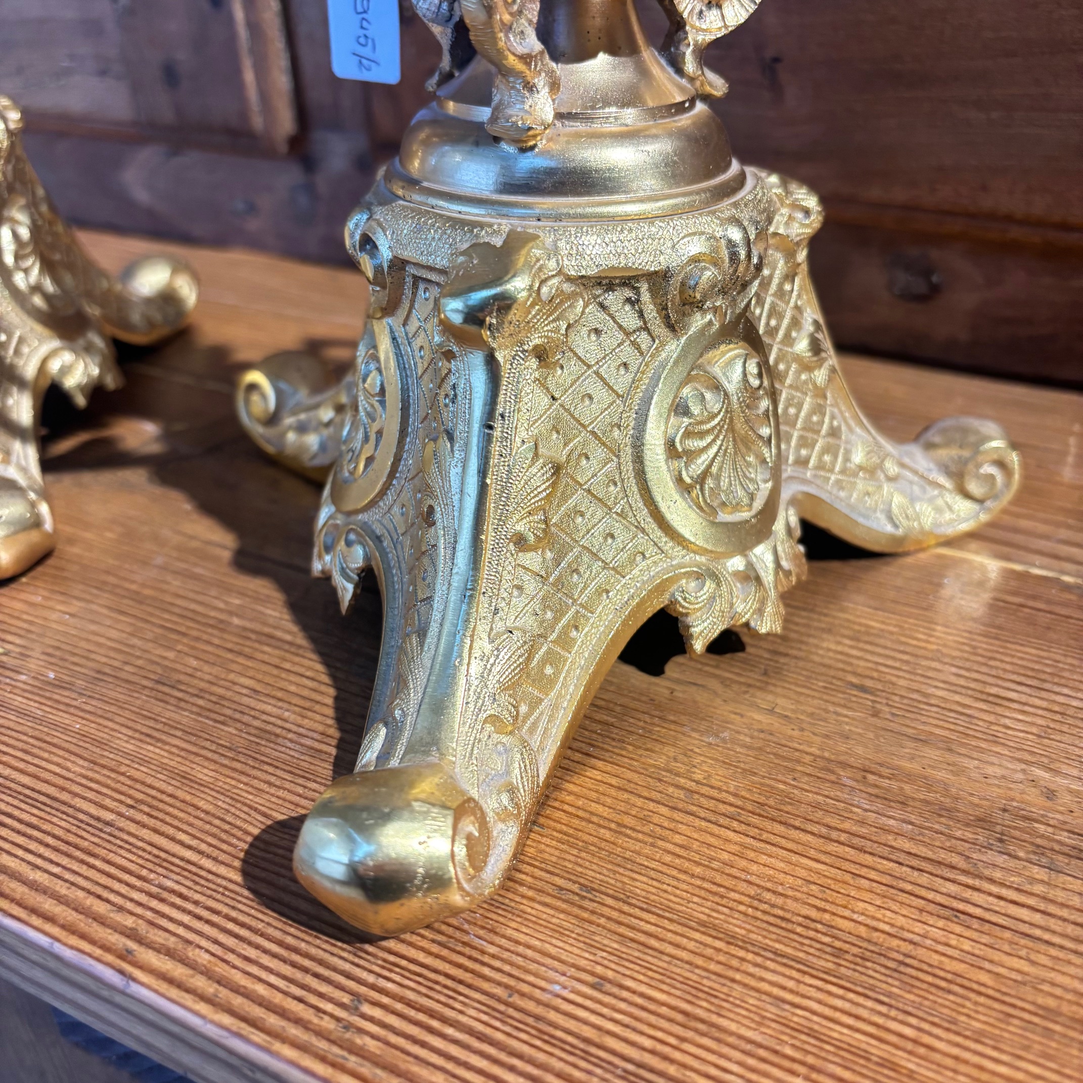 Antica coppia di candelabri oro Zechino L. Filippo epoca 1850 circa . MIS h 23 . Base cm 18 x cm 18 - immagine 4