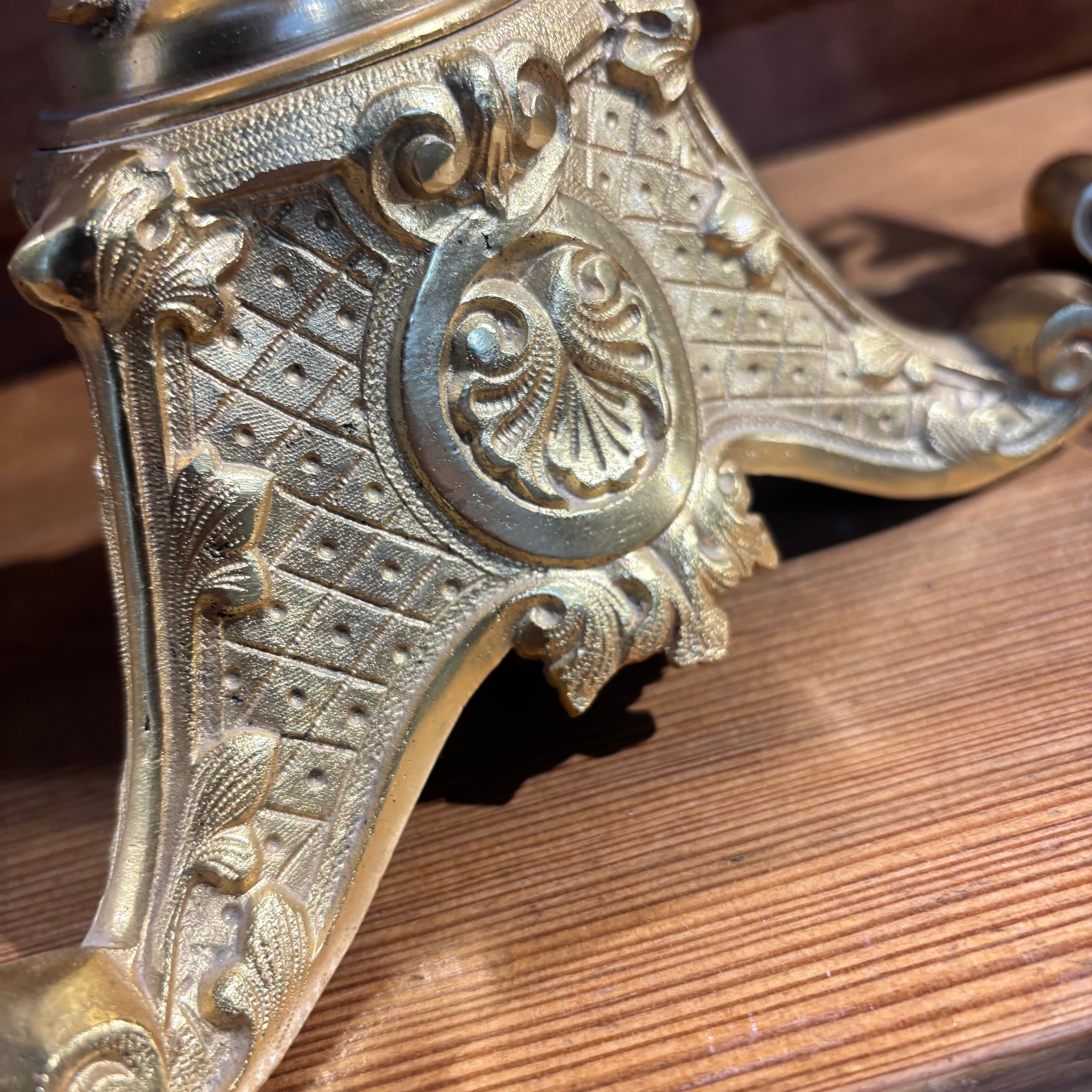 Antica coppia di candelabri oro Zechino L. Filippo epoca 1850 circa . MIS h 23 . Base cm 18 x cm 18 - immagine 7