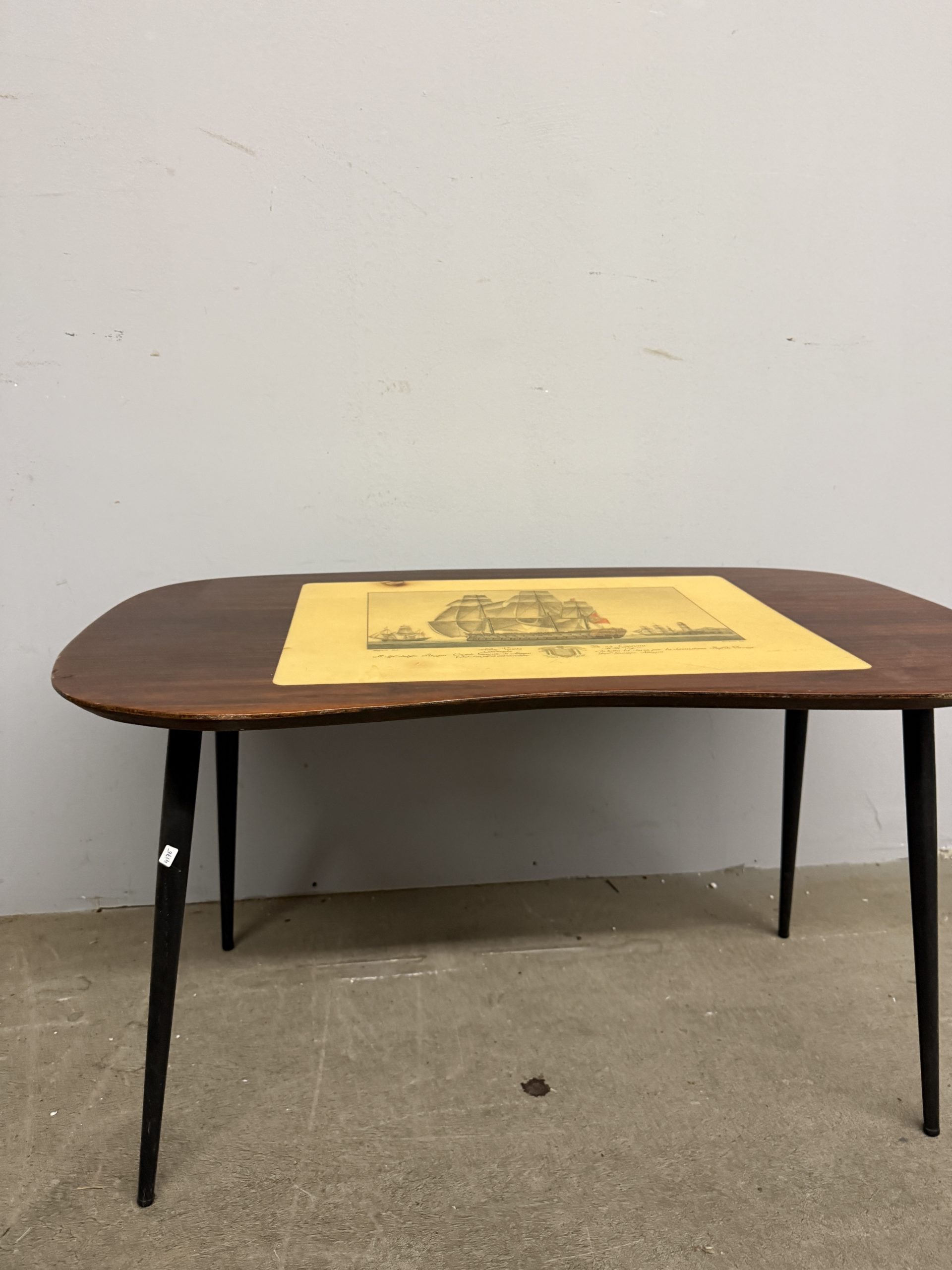 Coffee table mid century in noce a fagiolo, 41x41x79cm - immagine 2