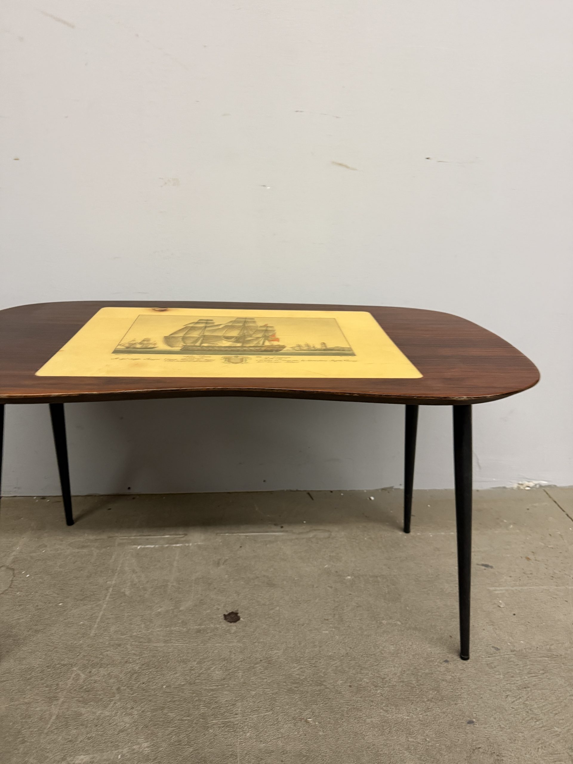 Coffee table mid century in noce a fagiolo, 41x41x79cm - immagine 3