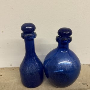 Alternative view of Coppia di vasi blu cobalto, modernariato vetro di Murano, ann'70, 25x15cm