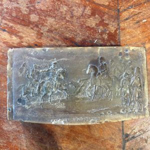 Antica tabacchiera in osso incisa XVIII battaglia Napoleone 10,5x5,50cm