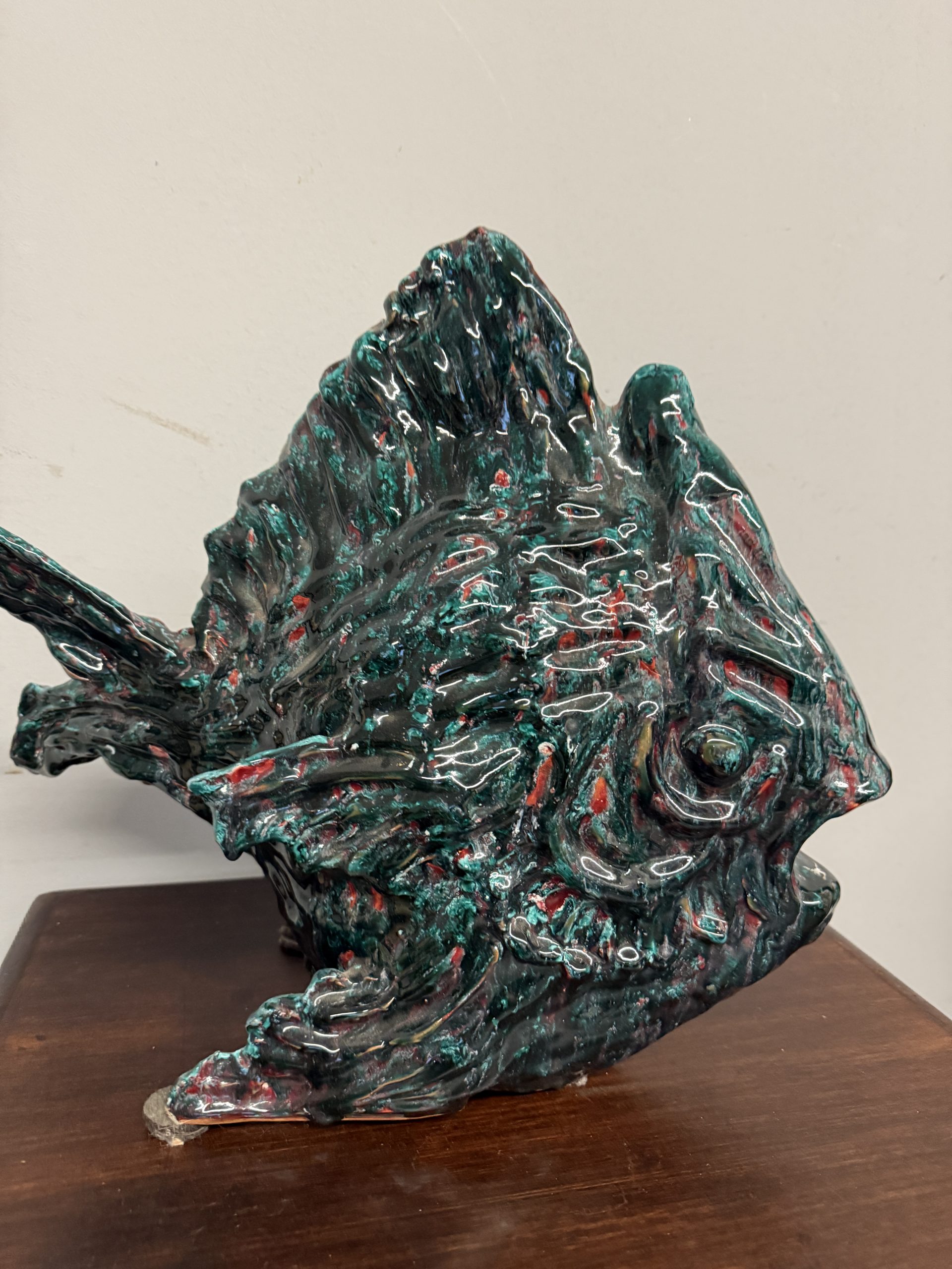 Scultura moderna pesce in maiolica. Faenza, '50, 38x45cm