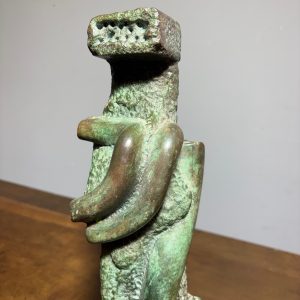 Alternative view of Scultura in bronzo totem Horst BoHm (Kronach. Germania ) Modern art  surrealism  1983 4/9 . h cm 40 . Base cm 16 x cm 16