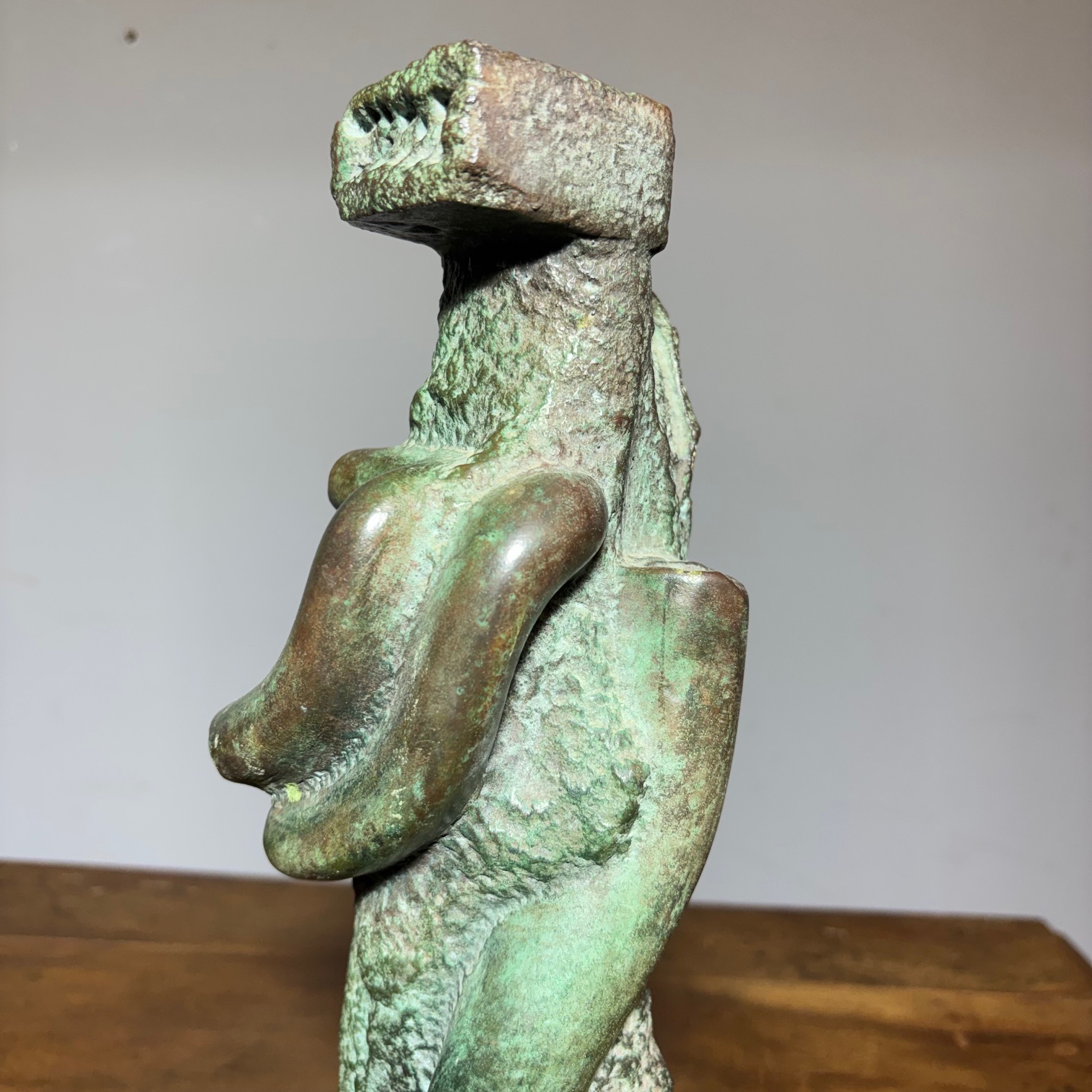 Scultura in bronzo totem Horst BoHm (Kronach. Germania ) Modern art surrealism 1983 4/9 . h cm 40 . Base cm 16 x cm 16 - immagine 6