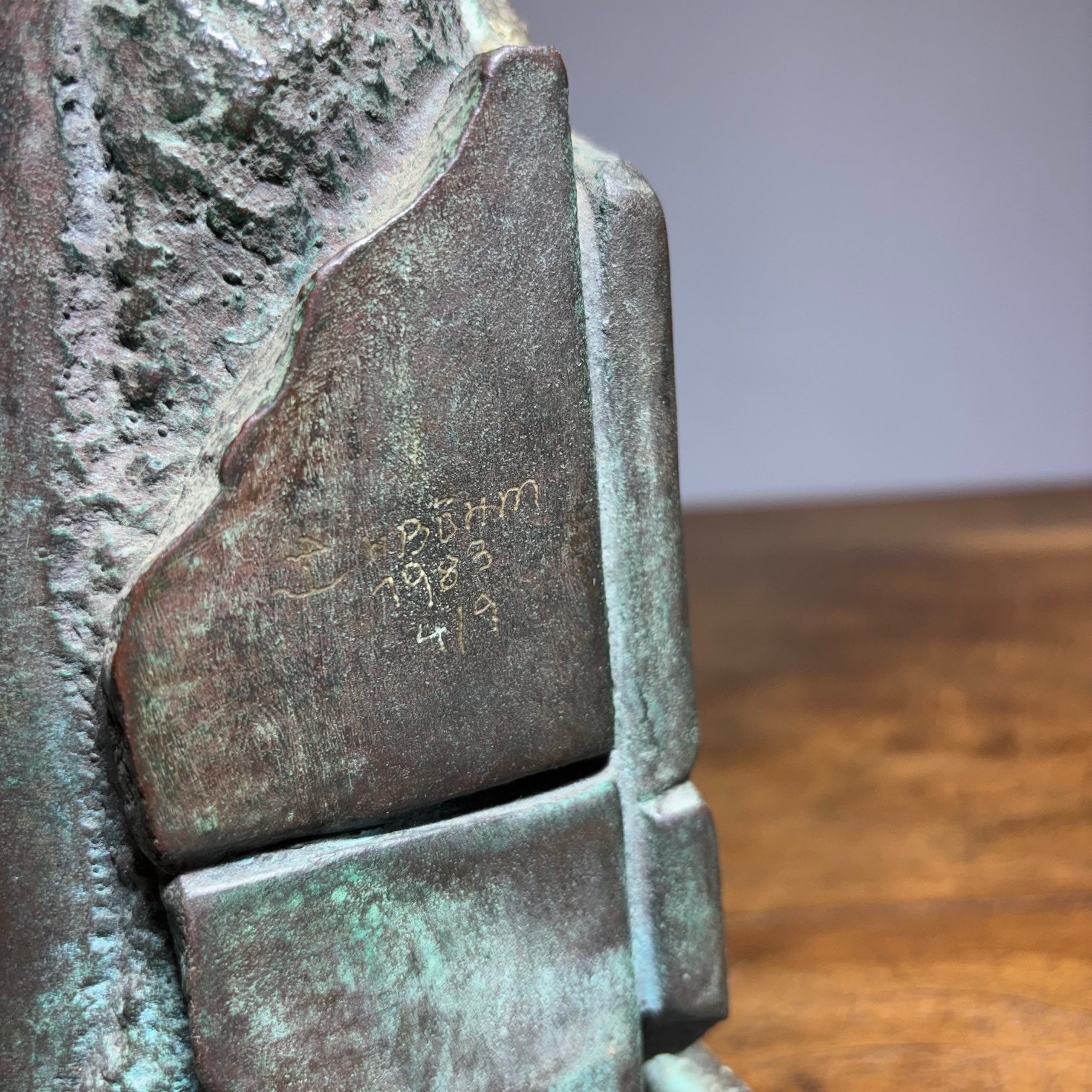 Scultura in bronzo totem Horst BoHm (Kronach. Germania ) Modern art surrealism 1983 4/9 . h cm 40 . Base cm 16 x cm 16 - immagine 8