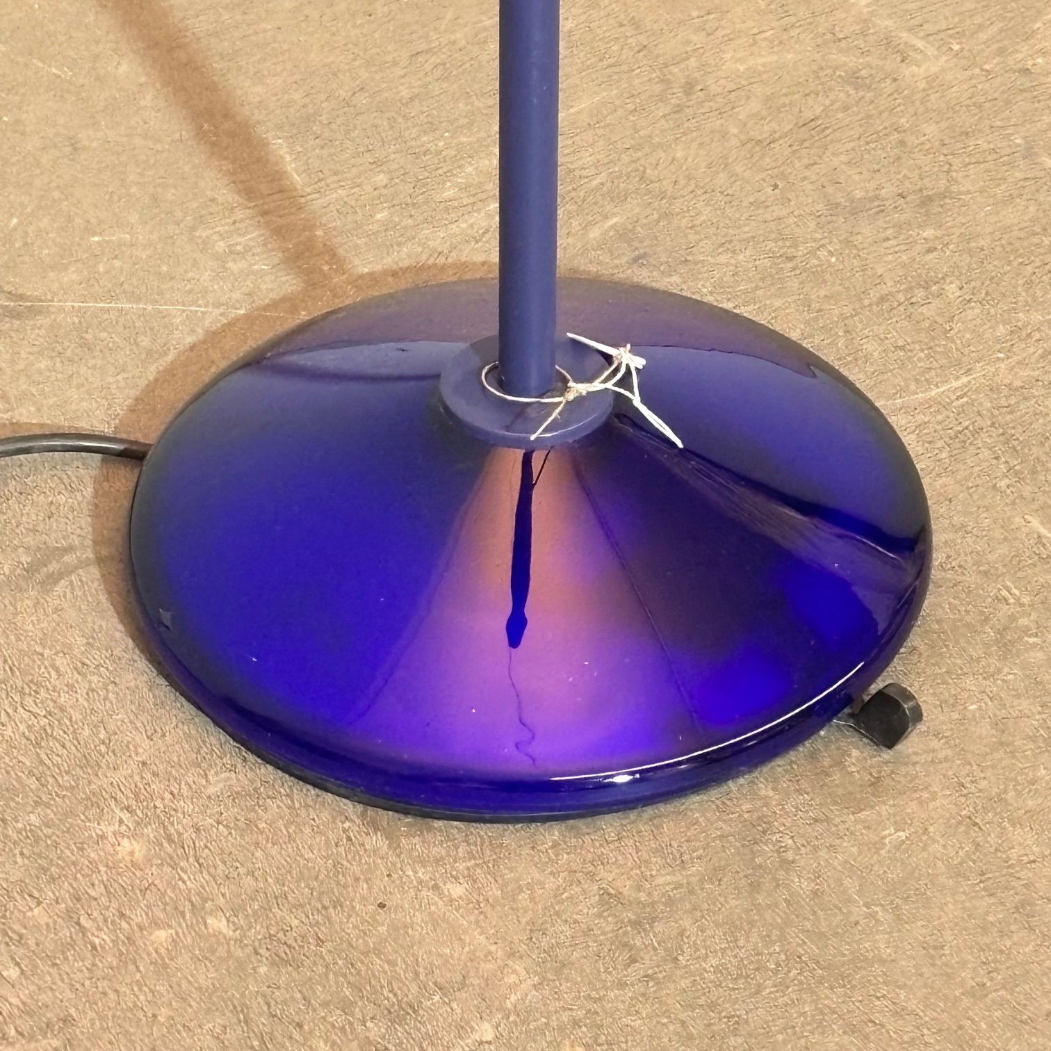 Lampada da terra design piantana JILL di ARTELUCE vetro Murano blu disegnata da King , Miranda e Arnaldi 1978 . h 195 - immagine 4