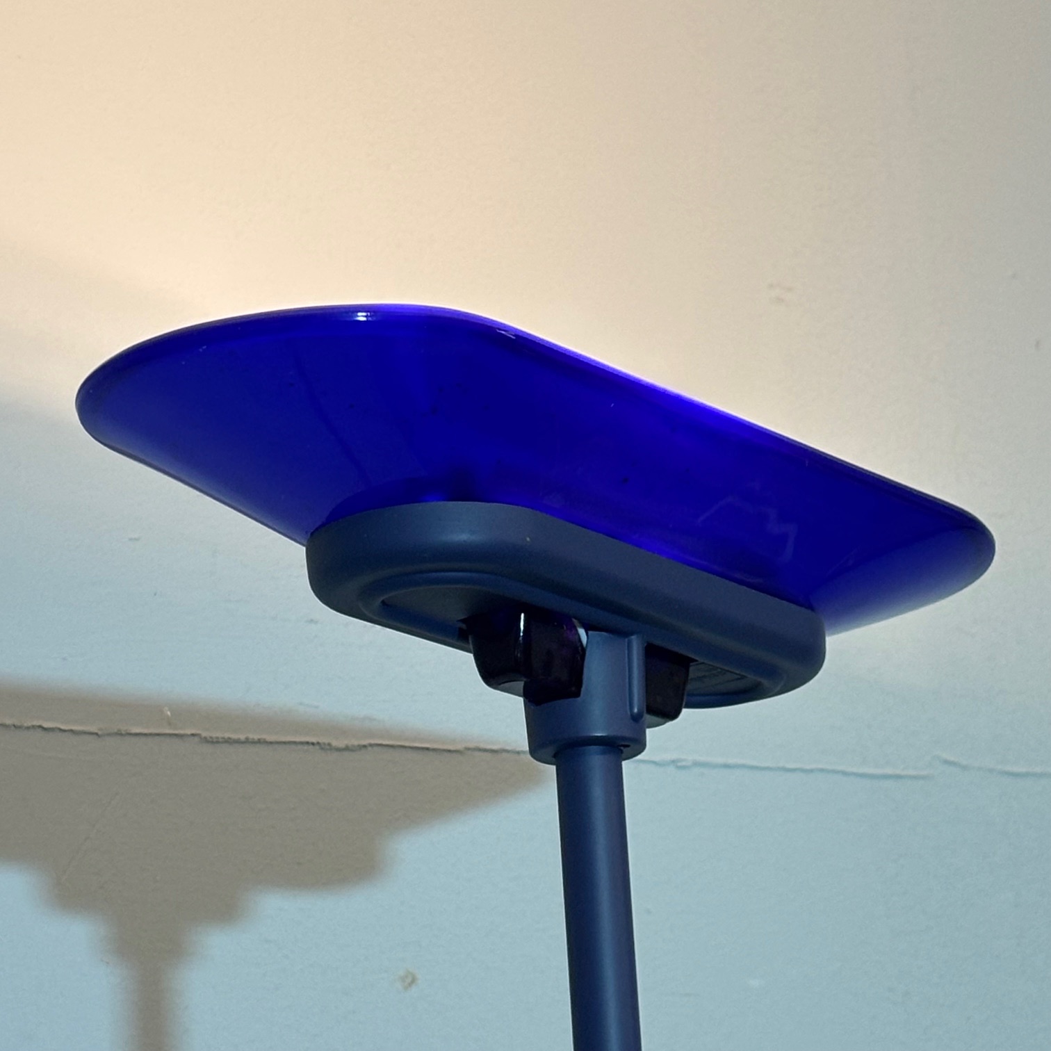 Lampada da terra design piantana JILL di ARTELUCE vetro Murano blu disegnata da King , Miranda e Arnaldi 1978 . h 195 - immagine 5