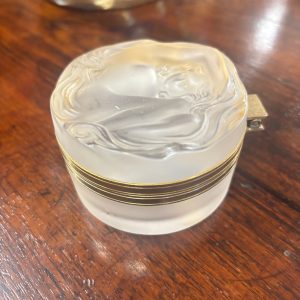Alternative view of Porta cipria  -gioie Daphne  in cristallo Manifattura Lalique France Stile Art nouveau CM 8