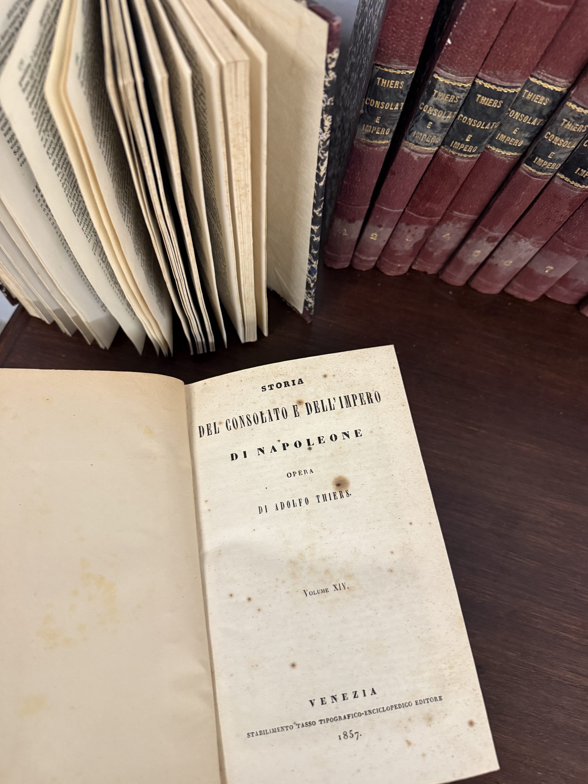 Antico gruppo di libri antichi, storia completa di Napoleone, Venezia 1845, n.15 volumi completi - immagine 12