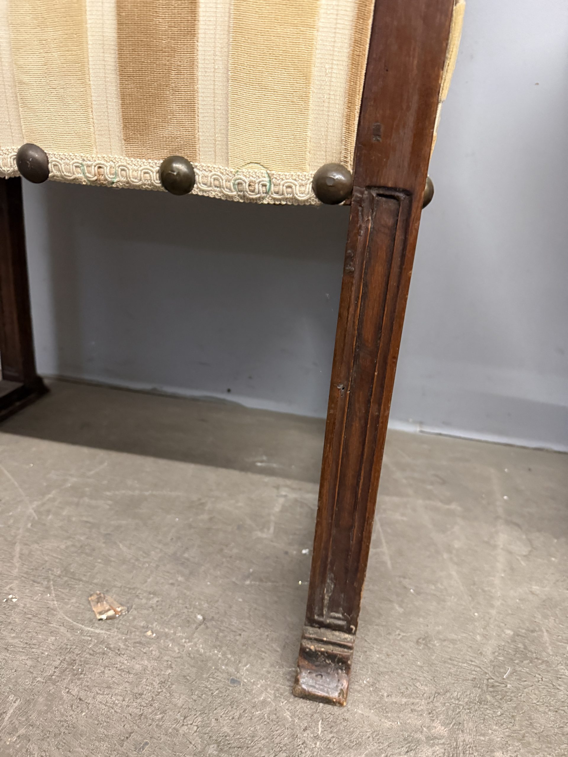 Antica poltrona in noce, XVII sec, 121x62x45cm - immagine 6