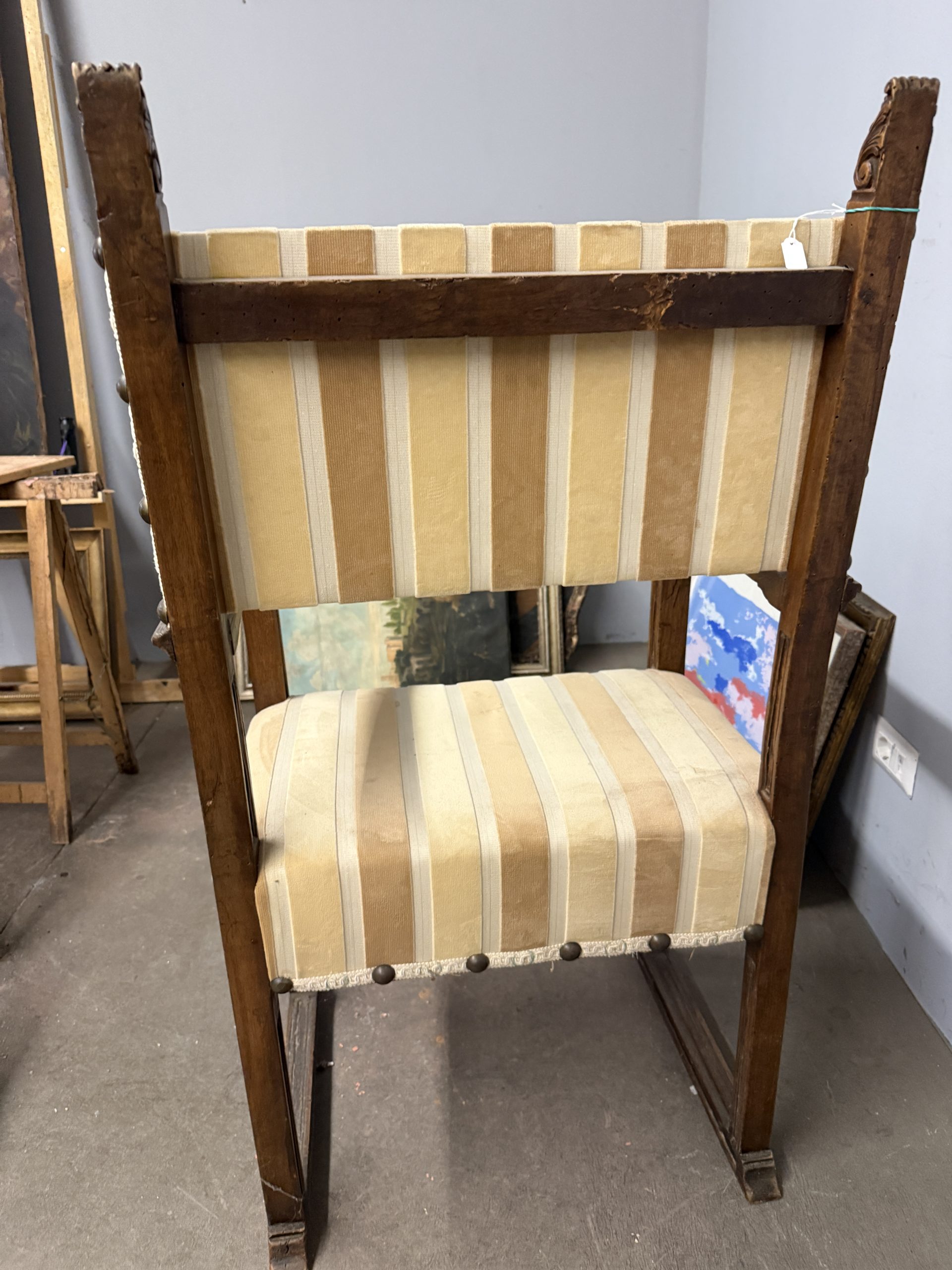 Antica poltrona in noce, XVII sec, 121x62x45cm - immagine 10