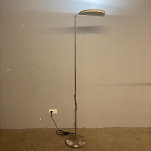 Lampada da terra Mezzaluna di Bruno Gecchelin per Skipper anni 70 modernariato . telescopica.