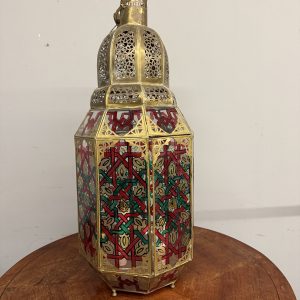 Lanterna vintage in ottone e vetri dipinti XX sec, Marocco, 94x40cm