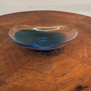 Alternative view of Vaso centrotavola blu Murano anni '70, svuota tasche, 33x20cm