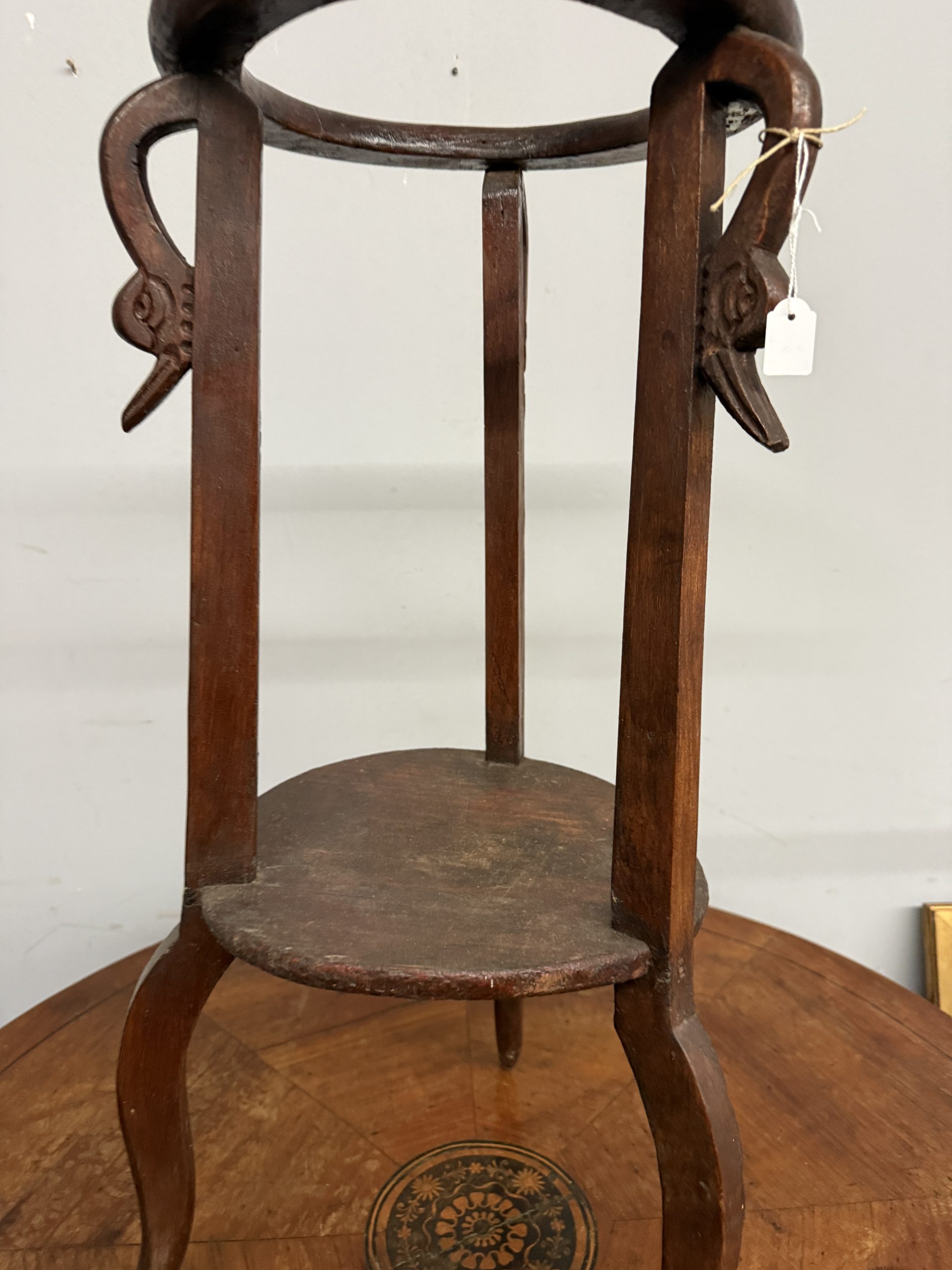 Antico portavano liberty in legno di castagno con cigni 1930, 74x30cm - immagine 9