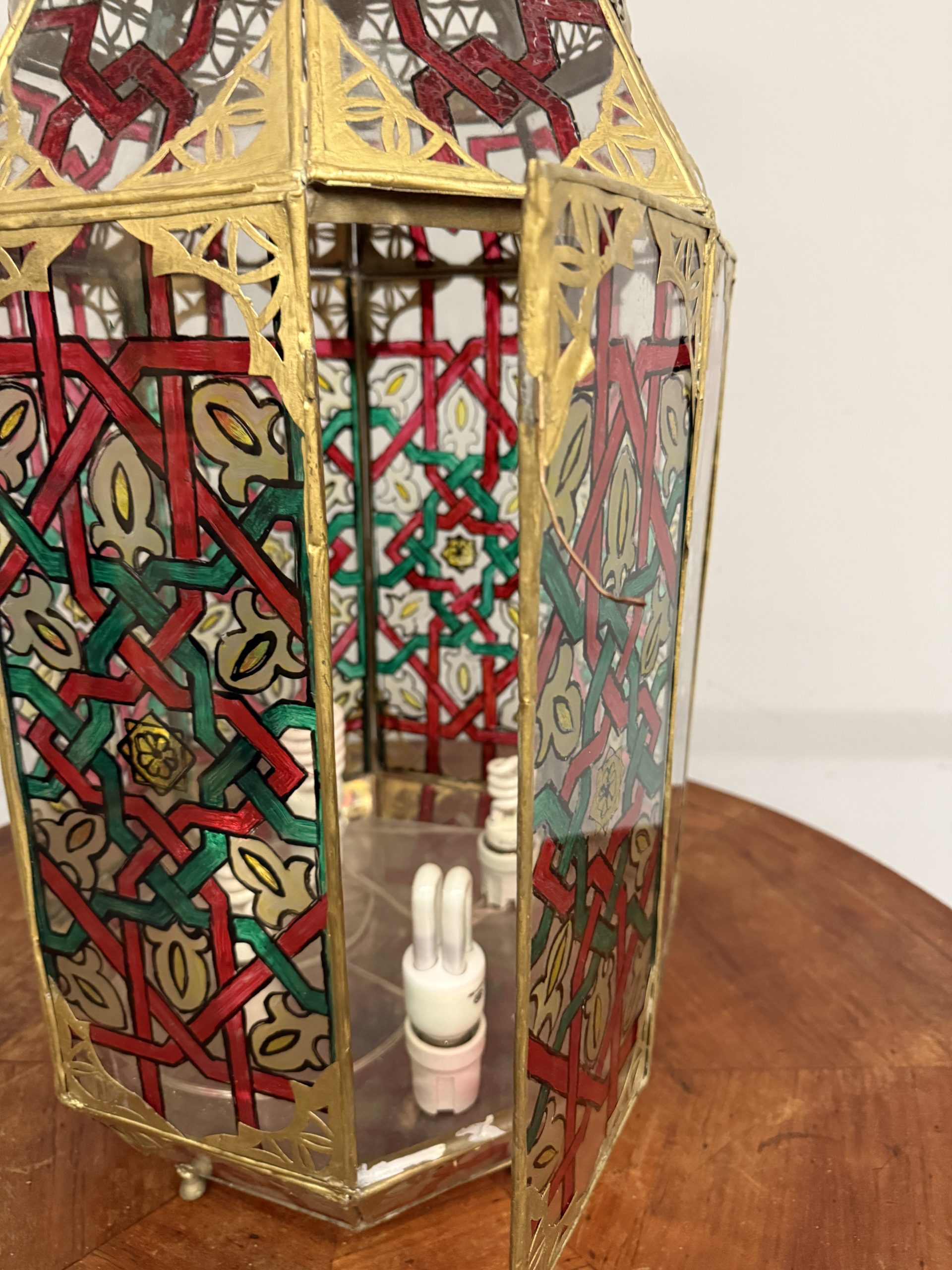 Lanterna vintage in ottone e vetri dipinti XX sec, Marocco, 94x40cm - immagine 9