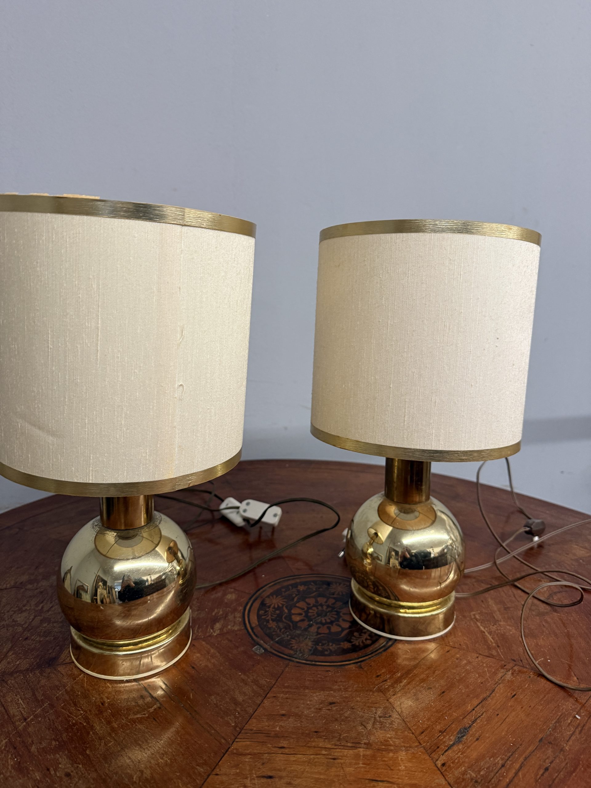 Coppia di lumi abat jour anni '70 modernariato Italia ottone dorato 38x20cm - immagine 8