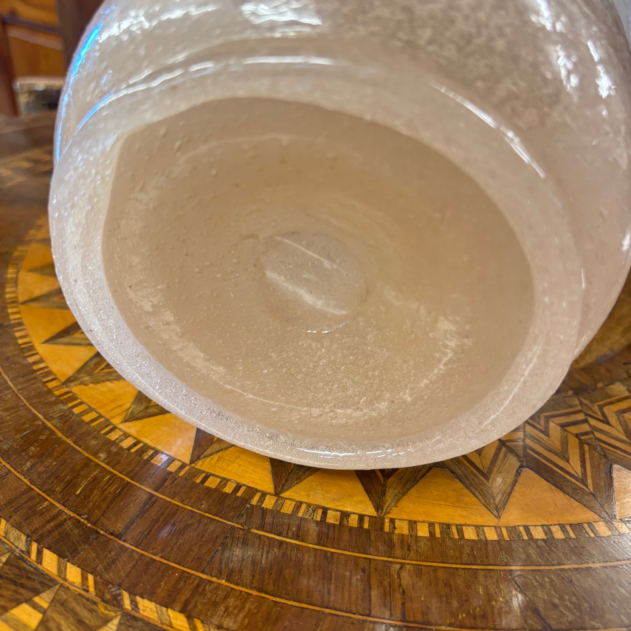 Antico grande vaso vetro Murano anni 30 art decò, rosa Pulegoso a bollicine . H cm 28 diametro cm 28 - immagine 11