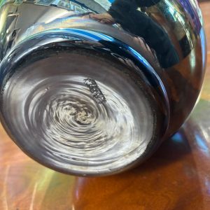 Alternative view of Vaso iridescente  in vetro di Murano di Sergio Asti per  Venini anni 80 . H cm 32