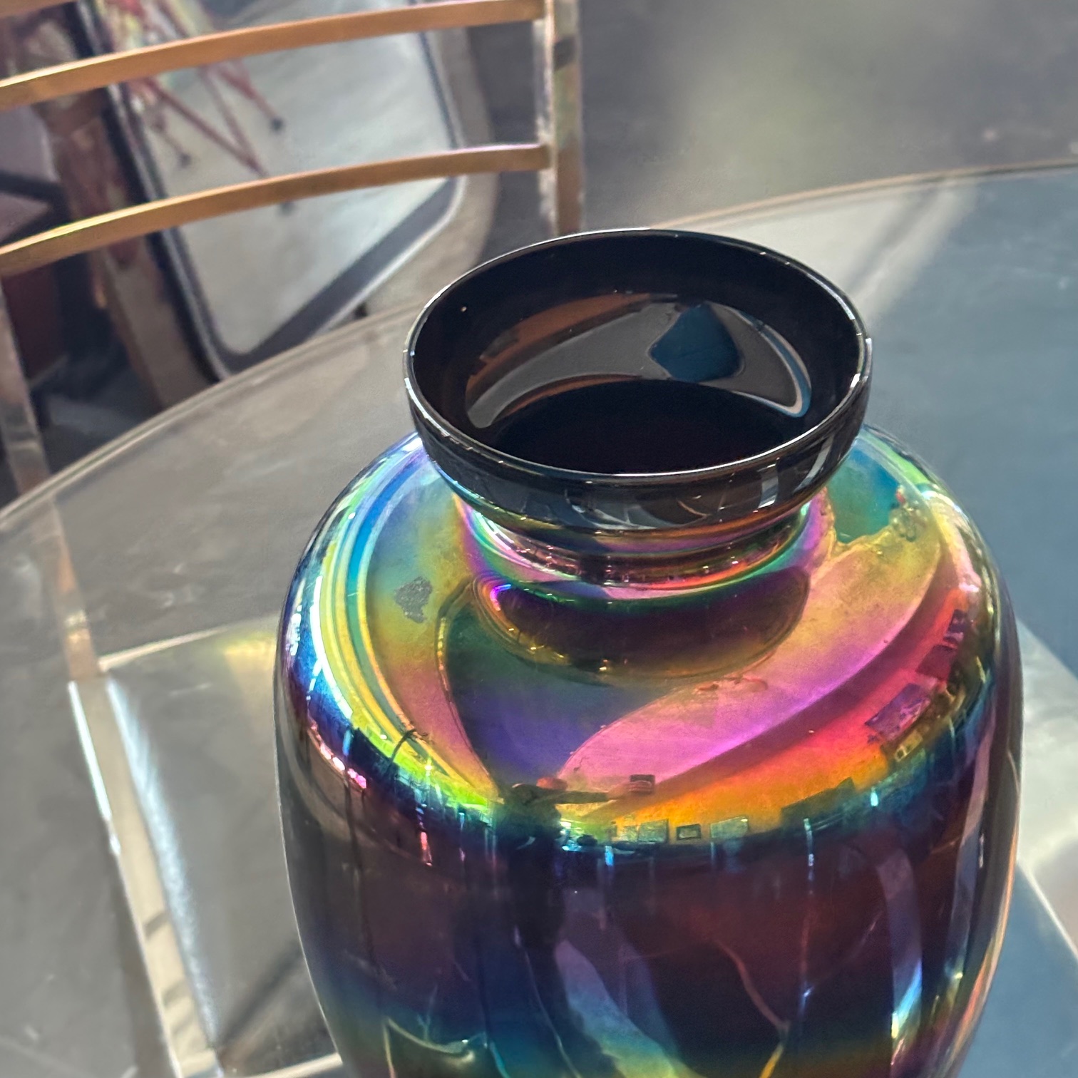 Vaso iridescente in vetro di Murano di Sergio Asti per Venini anni 80 . H cm 32 - immagine 5