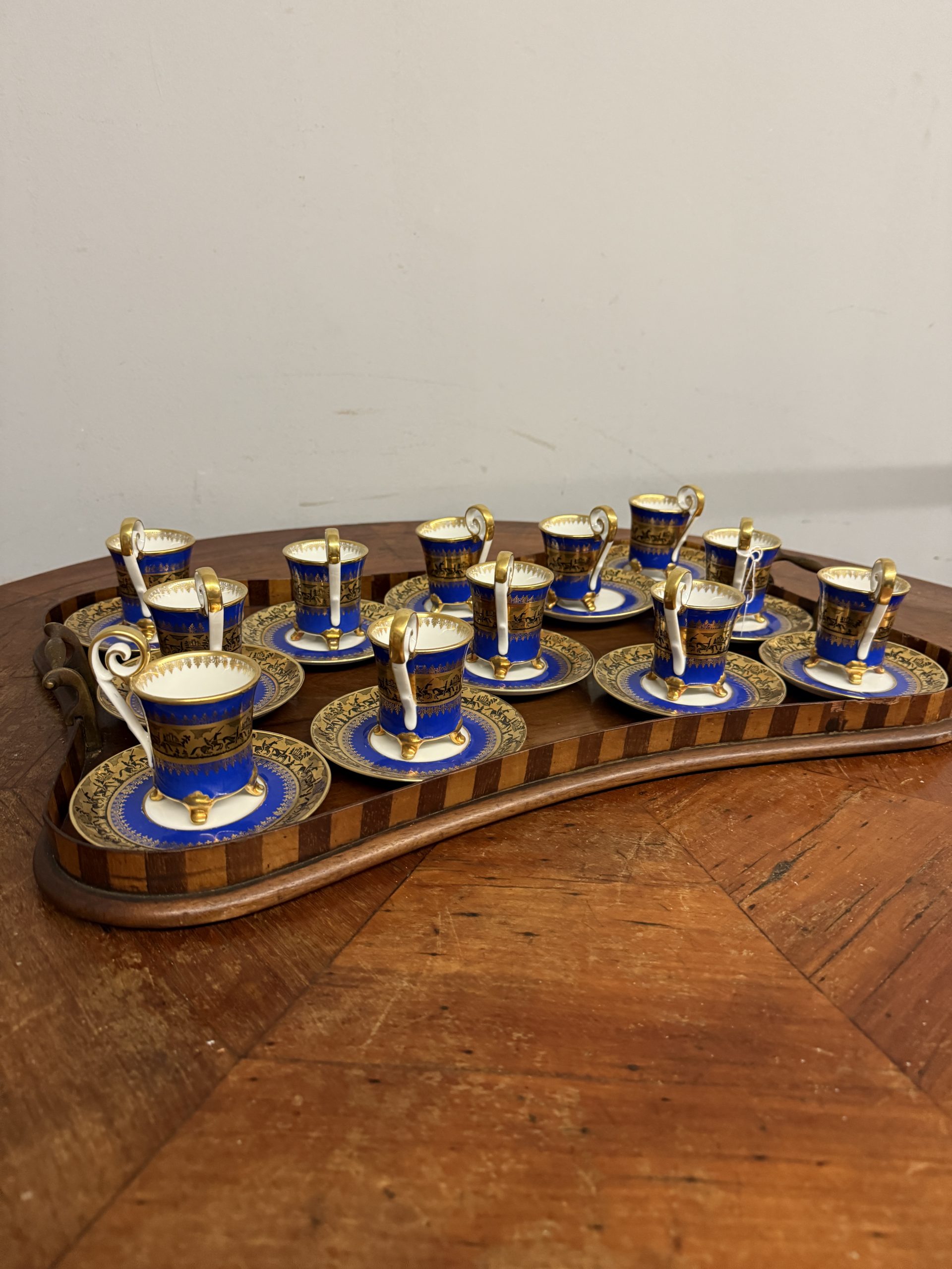 Servizio vecchia Parigi in oro zecchino anni '50 Vieux Paris 12pz con vassoio in legno intarsiato
