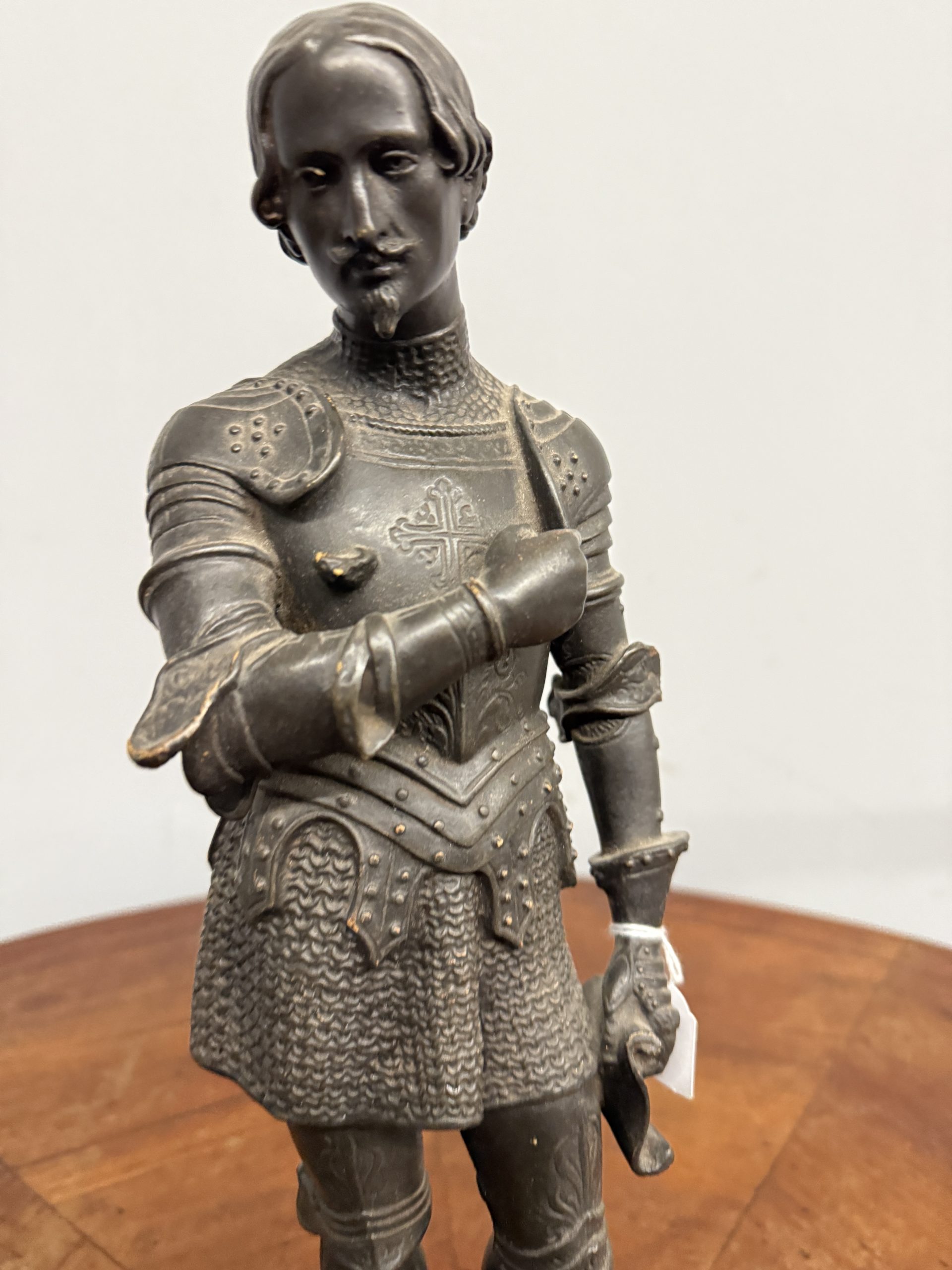 Antica scultura di cavaliere in scaiola, Francia, XIX sec, 41x14x14cm - immagine 4