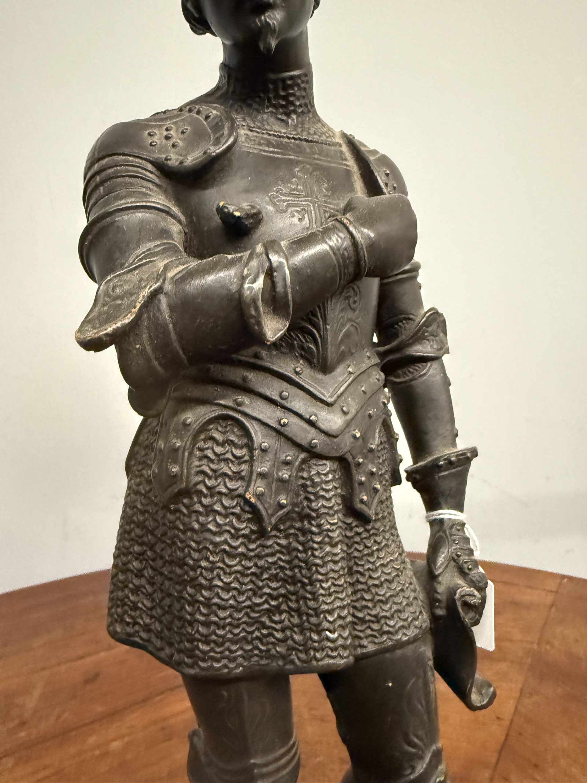 Antica scultura di cavaliere in scaiola, Francia, XIX sec, 41x14x14cm - immagine 7