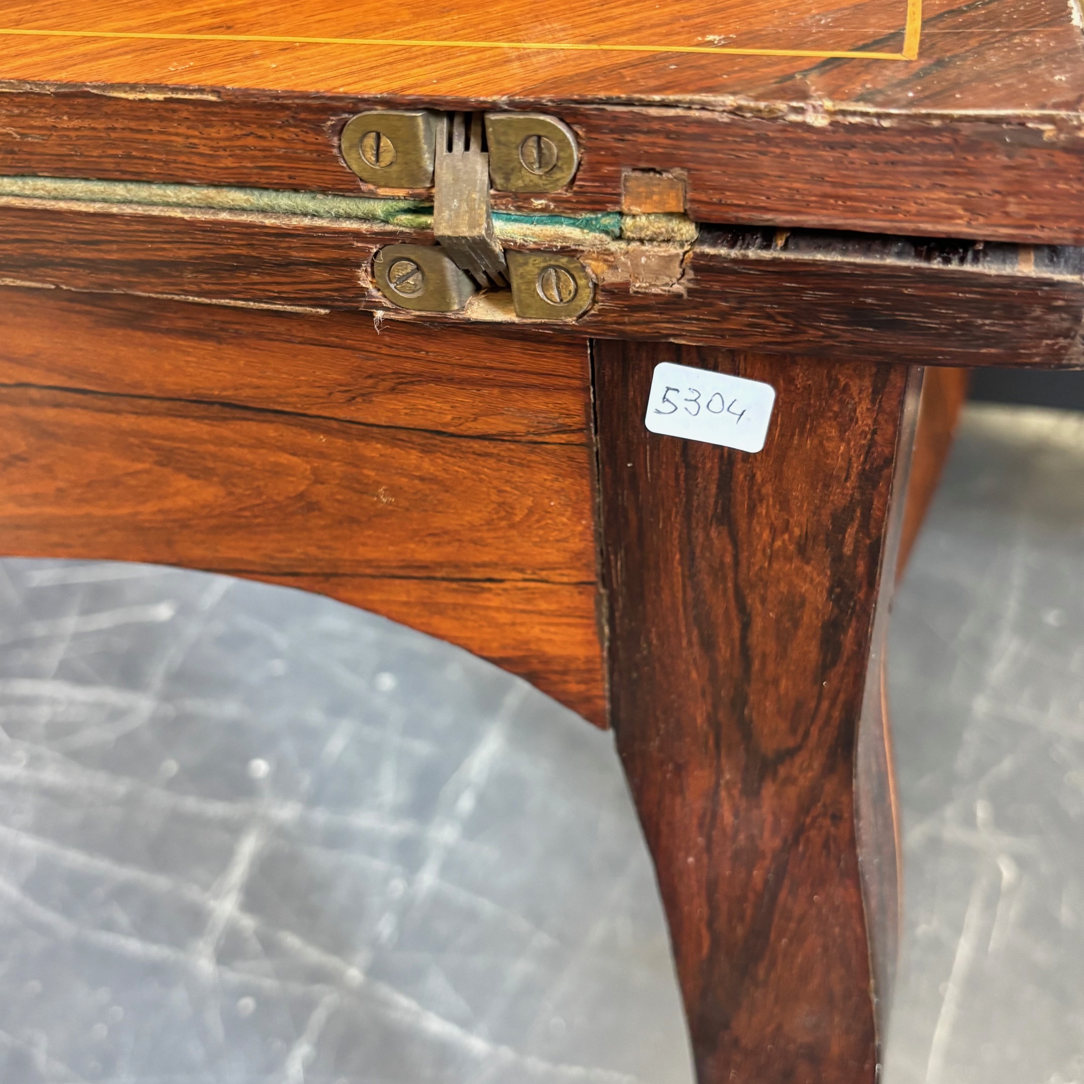 Antica console tavolo da gioco stile Luigi XV fine del XIX secolo . Palissandro , intarsi e bronzi . Mis L 82 prof cm 41 . h 73 - immagine 14