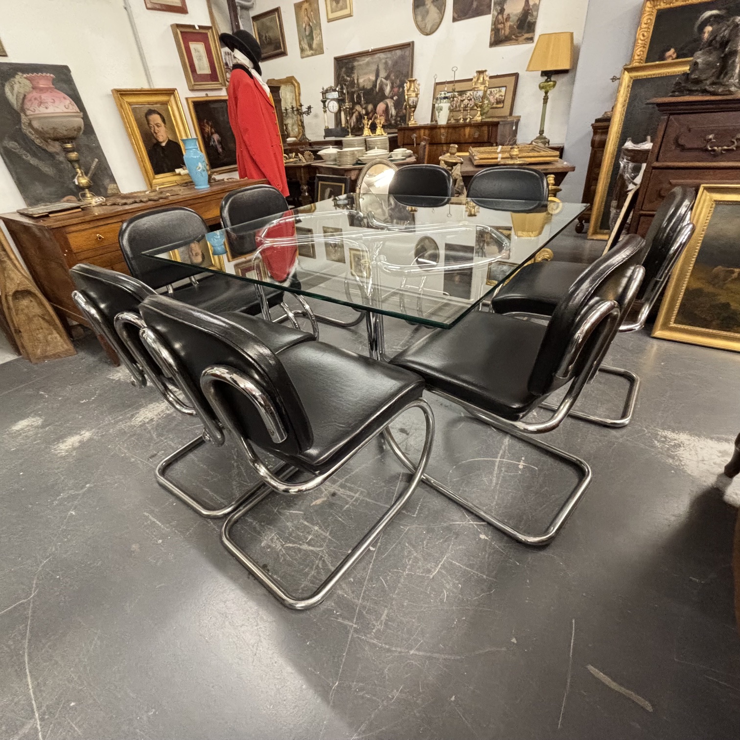 Tavolo anni 70 Giotto Stoppino cristallo cm 140 x cm 140 e 8 sedie Cantilever Bauhaus Metallo cromato e Sky Nero . - immagine 3