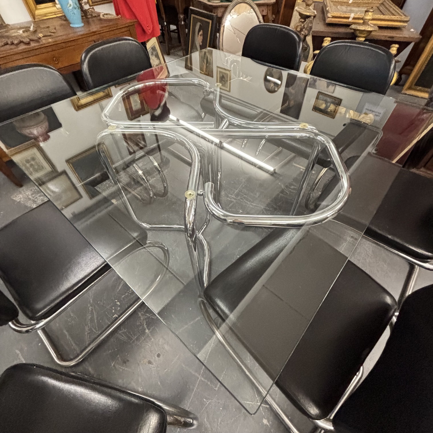 Tavolo anni 70 Giotto Stoppino cristallo cm 140 x cm 140 e 8 sedie Cantilever Bauhaus Metallo cromato e Sky Nero . - immagine 9