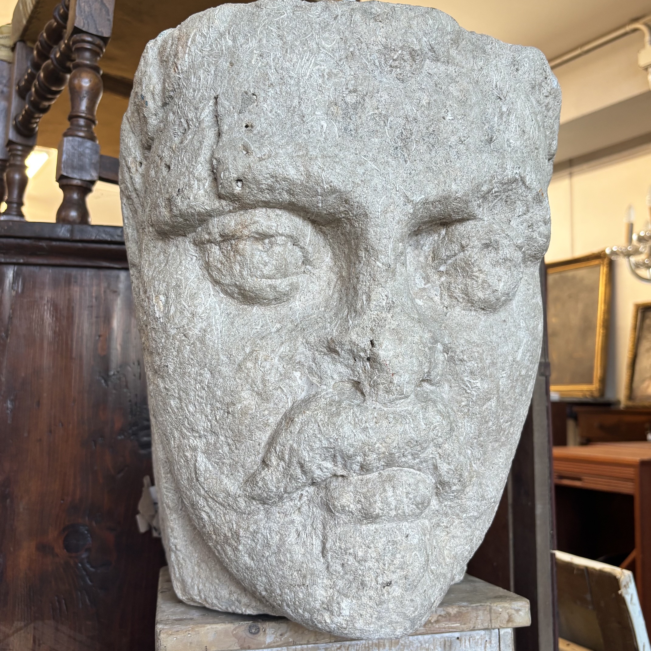 Antica Scultura testa in Pietra Sicilia XVII sec . Mis H cm 40 Prof cm 42 Larg 35 - immagine 9