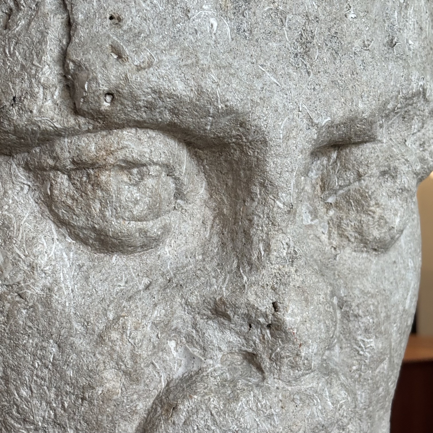 Antica Scultura testa in Pietra Sicilia XVII sec . Mis H cm 40 Prof cm 42 Larg 35 - immagine 11