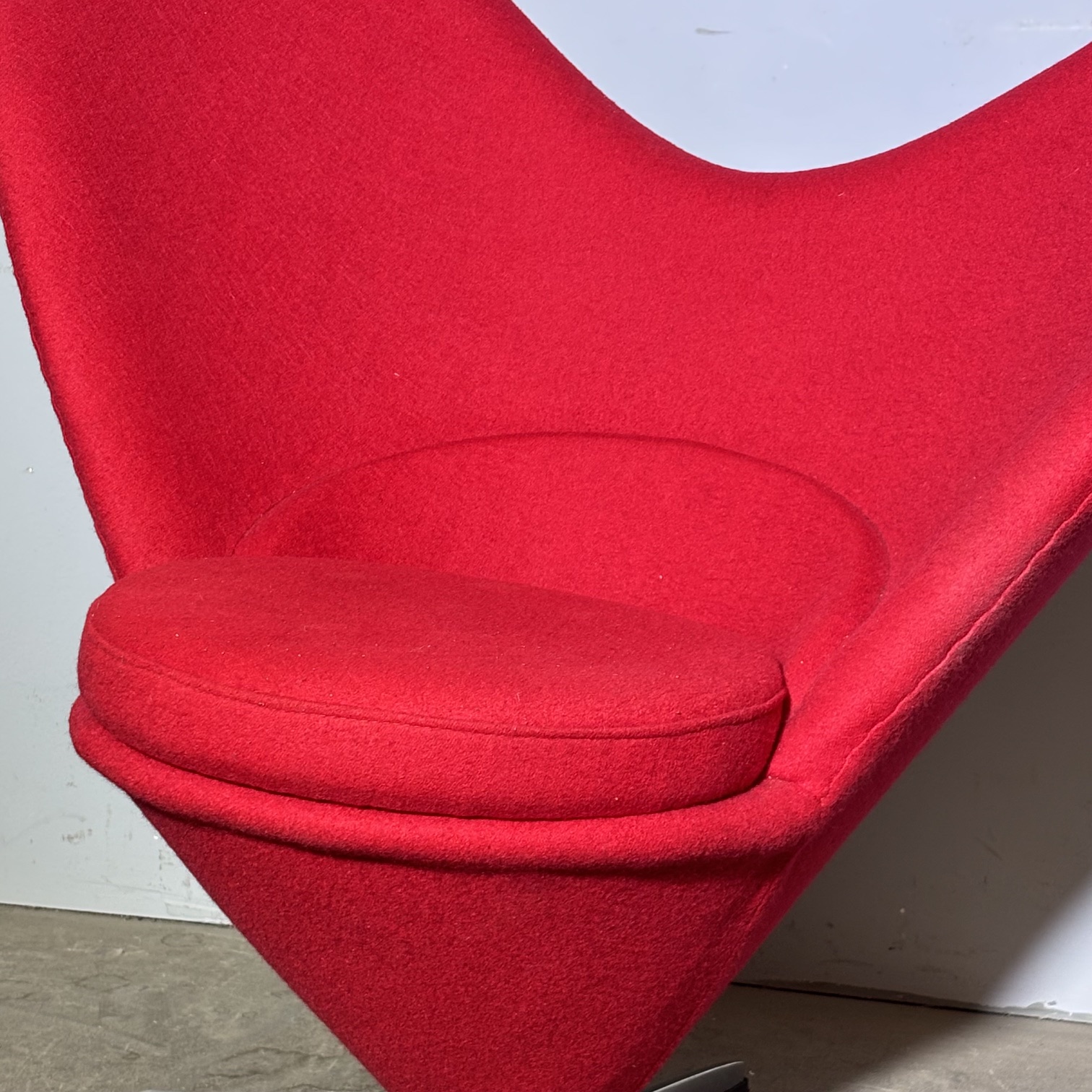 Verner Panton poltrona mod Heart Cone rossa anni 1970 . Icona del design. - immagine 3