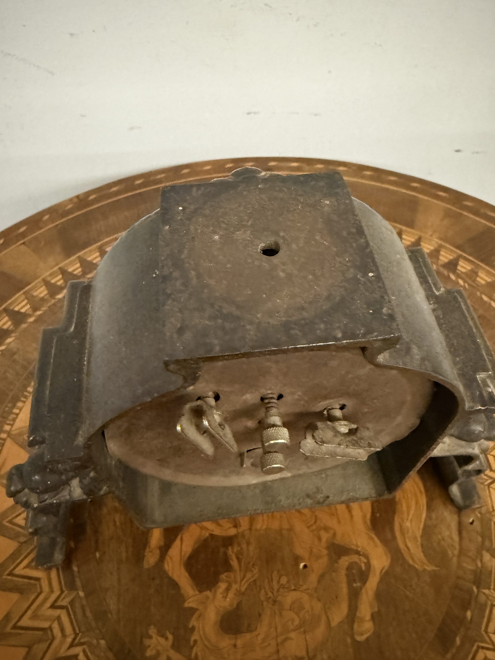 Orologio da camino marca italiaca, anni '40 in ghisa, 25x27cm - immagine 6