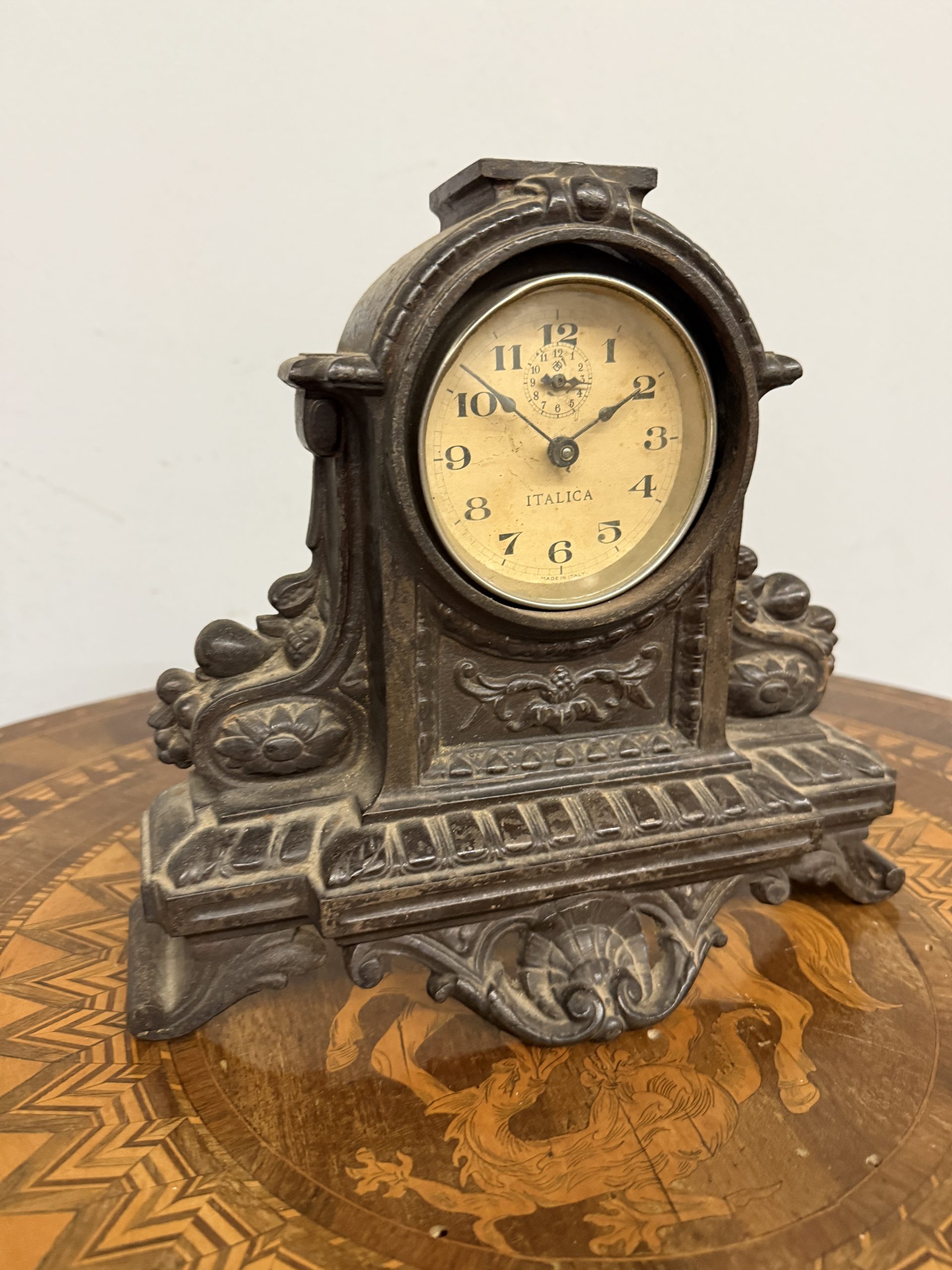 Orologio da camino marca italiaca, anni '40 in ghisa, 25x27cm - immagine 7