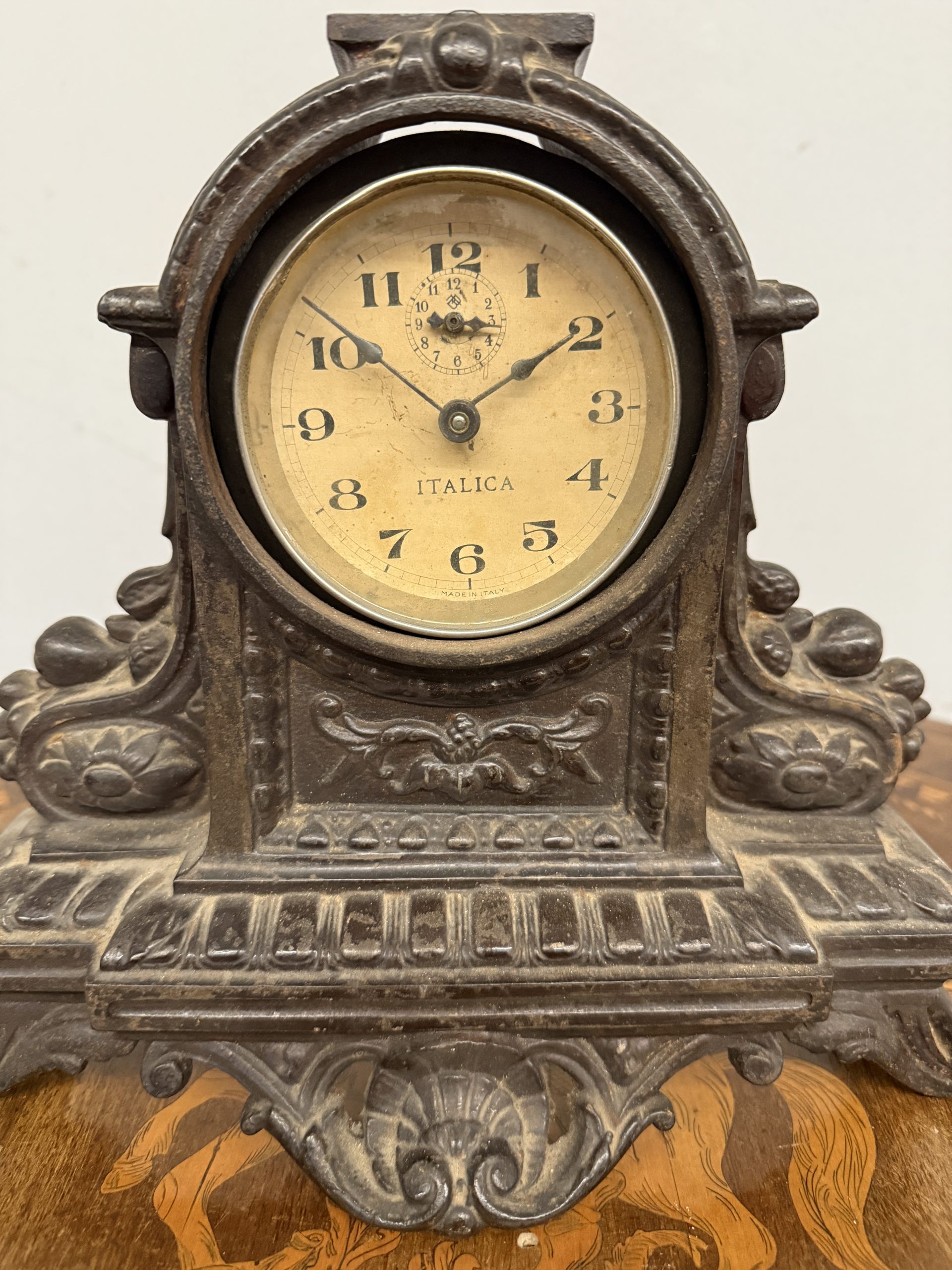 Orologio da camino marca italiaca, anni '40 in ghisa, 25x27cm - immagine 8
