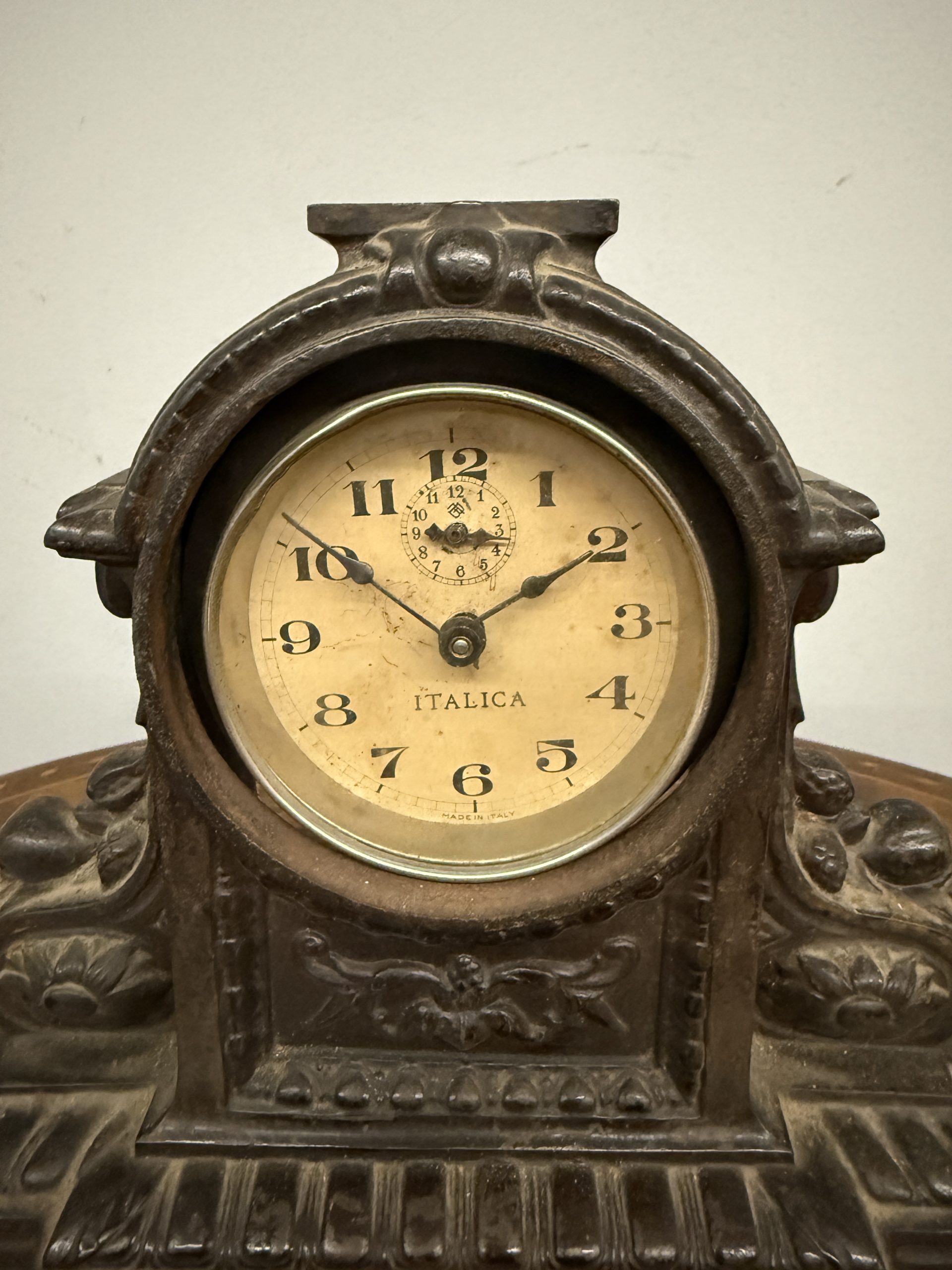 Orologio da camino marca italiaca, anni '40 in ghisa, 25x27cm - immagine 9